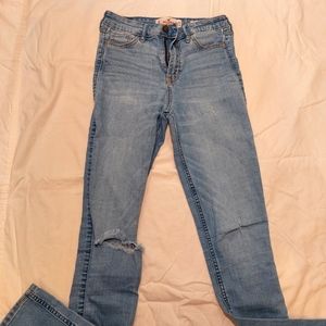 Hollister Ripped Skinny Jeans